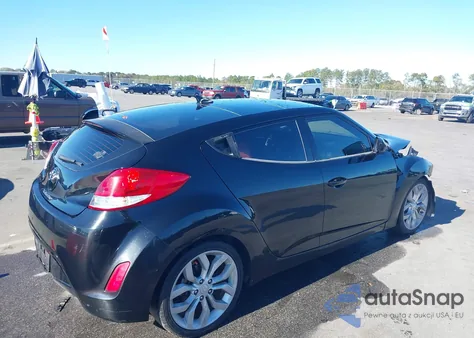 2012 Hyundai Veloster Base W/Red/Black z USA, uszkodzony, nr VIN KMHTC6ADXCU079050